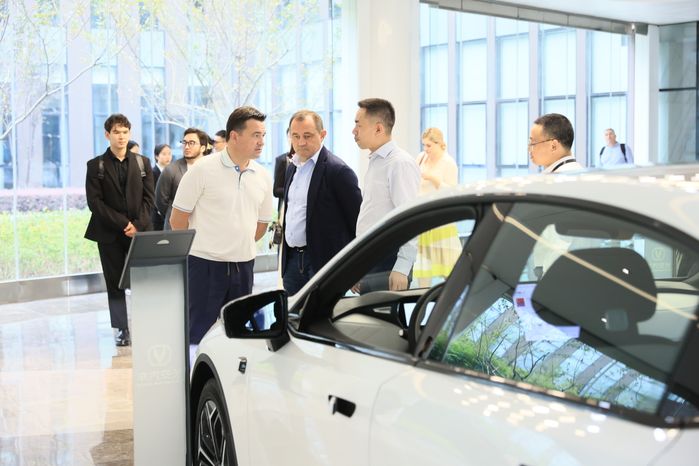 Посещение автозавода Changan Automobile Group в Китае Губернатором Подмосковья