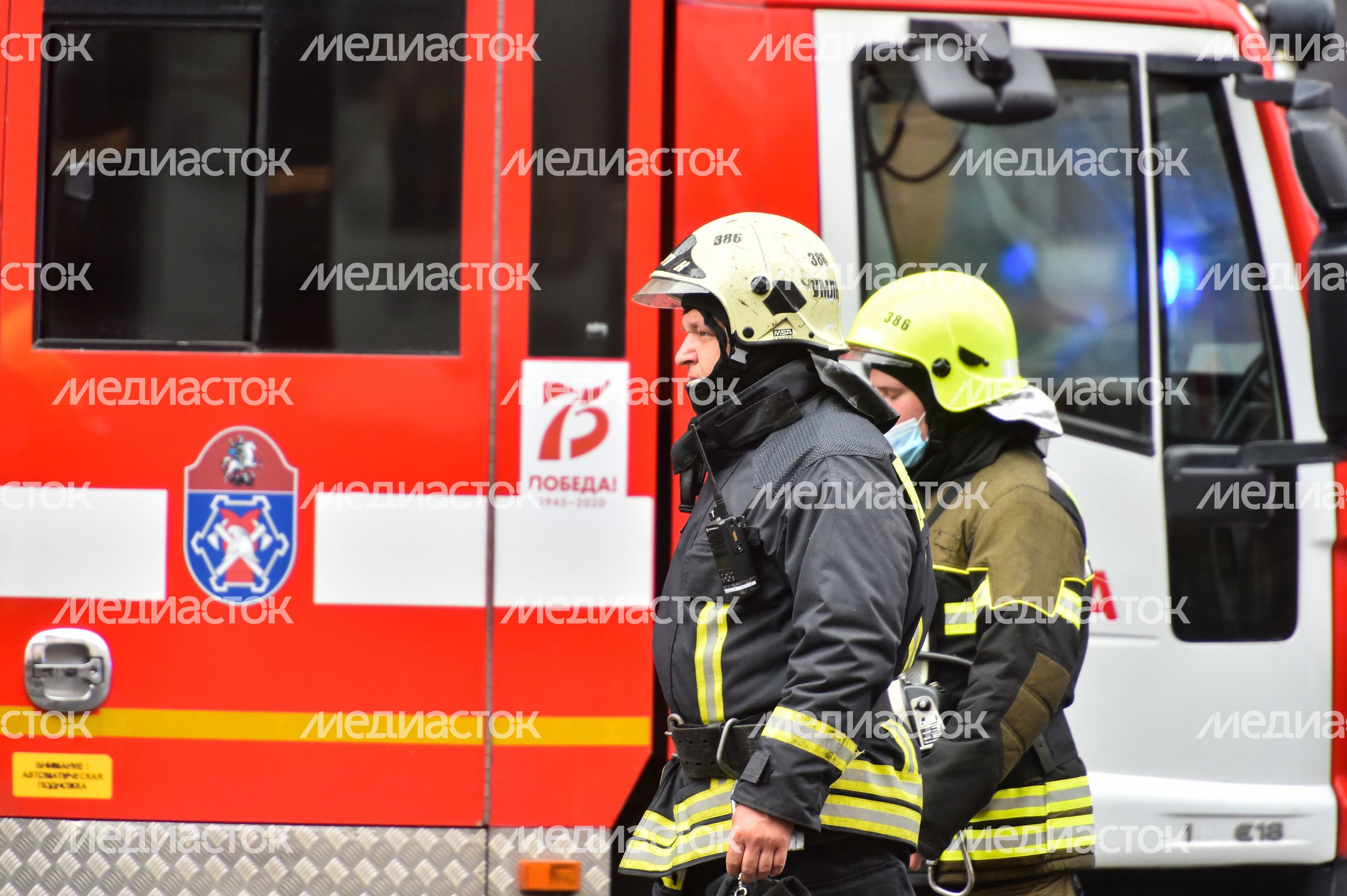Пожар в реставрируемом здании на Тверской улице в Москве