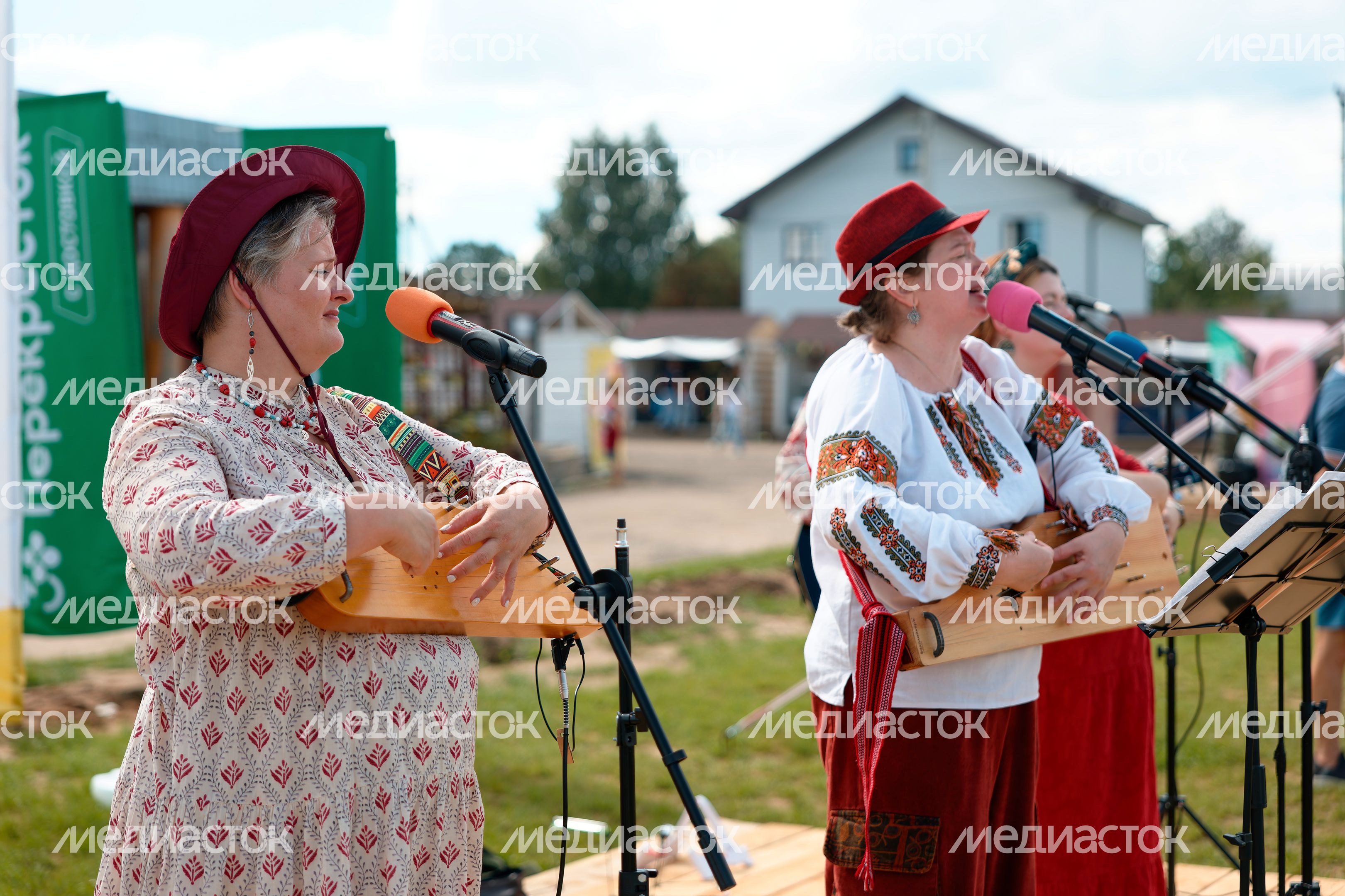 Концерт фольклорной музыки на Сырном фестивале в Истре Концерт фольклорной музыки на Сырном фестивале в Истре