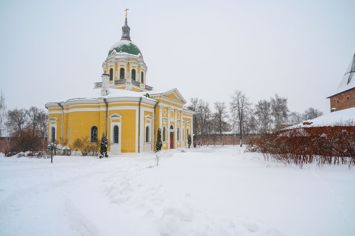 Иоанно-Предтеченский собор на территории Зарайского кремля