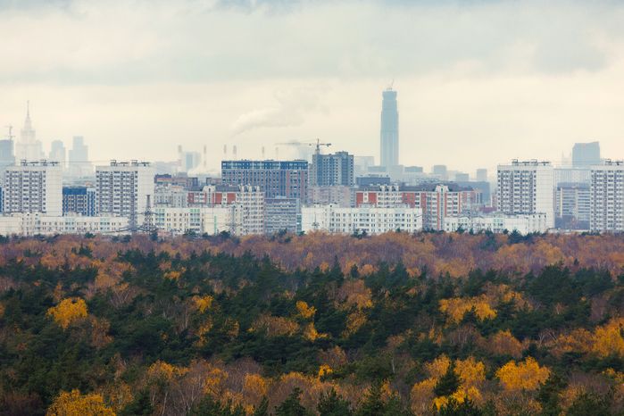 Виды города Котельники осенью