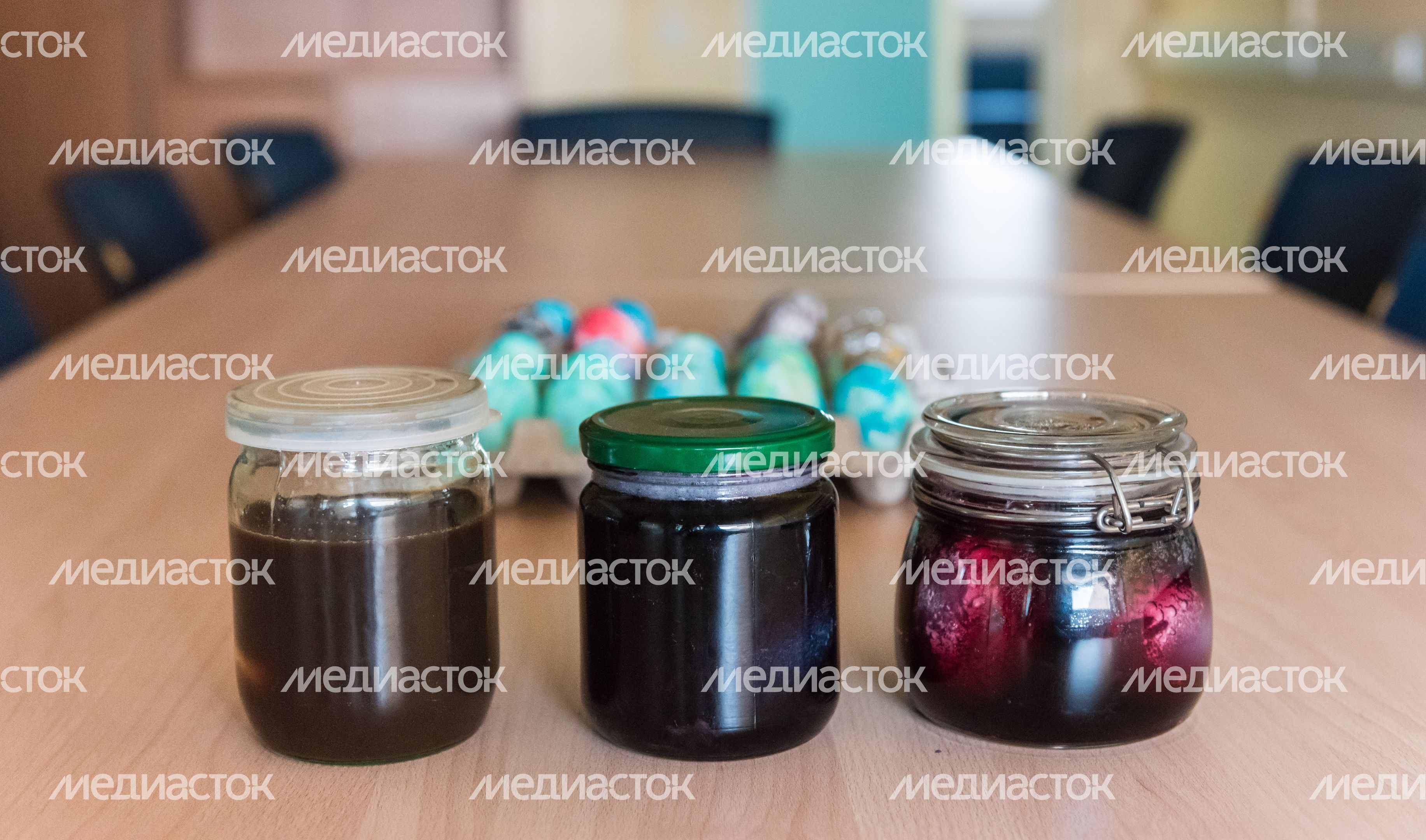 Эксперимент РИАМО по окраске яиц к Пасхе