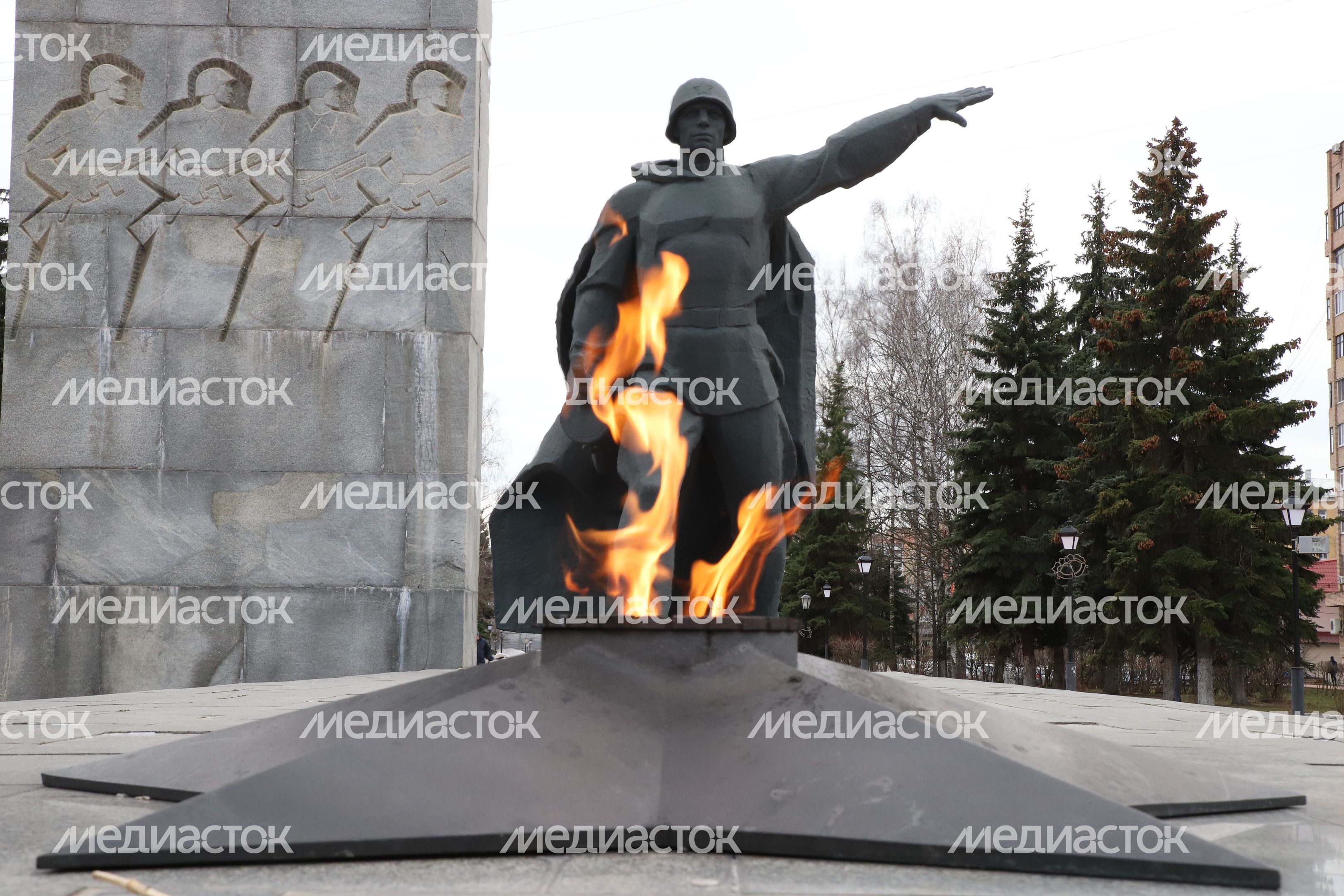 Памятник Воинам Землякам Памятник Воинам Землякам