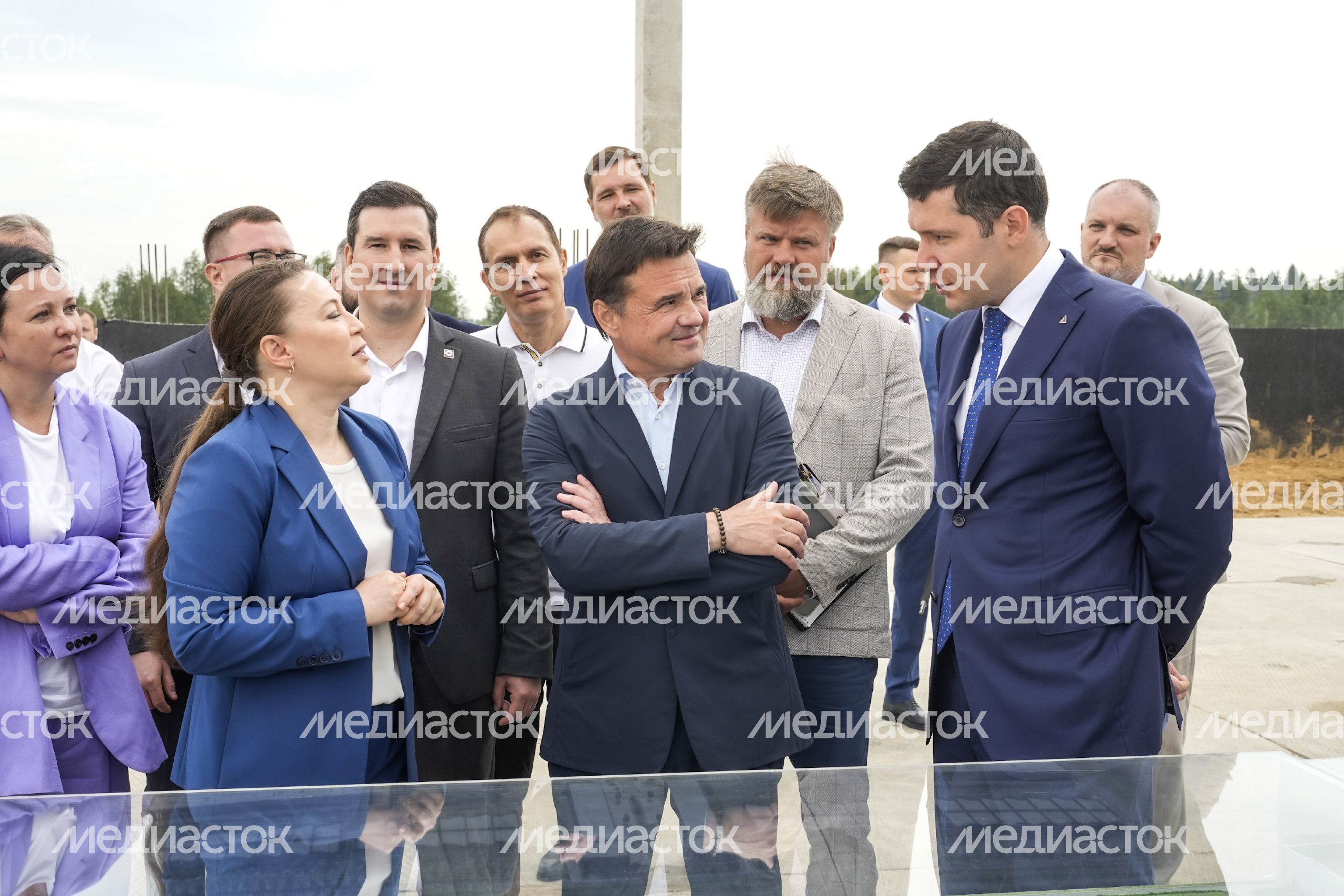 Андрей Воробьев и Антон Алиханов дали старт строительству трех государственных индустриальных парков Андрей Воробьев и Антон Алиханов дали старт строительству трех государственных индустриальных парков