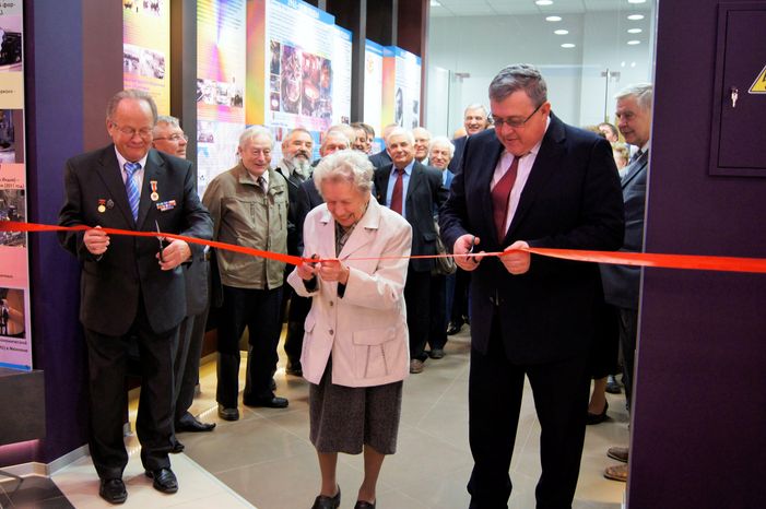 75 лет Лыткаринскому заводу оптического стекла