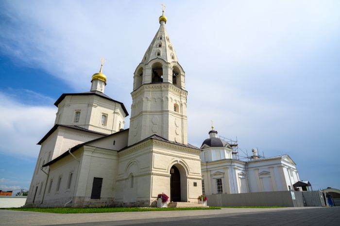 Богородице-Рождественский Бобренев мужской монастырь в селе Старое Бобренево округа Коломна