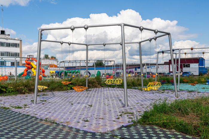 Качели в парке «Леко» в селе Синьково Дмитровского округа