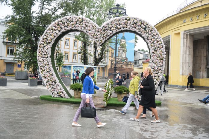 Подготовка площадок нового фестиваля Московское Лето Цветочный Джем