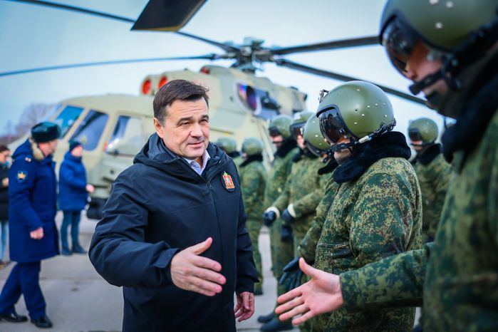 Губернатор поблагодарил военнослужащих вертолетной эскадрильи