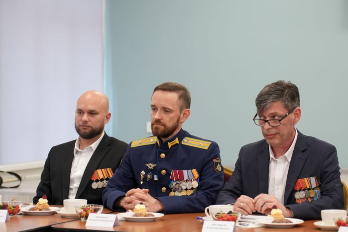 Андрей Воробьев и Игорь Щёголев встретились с финалистами программы "Герои Подмосковья"