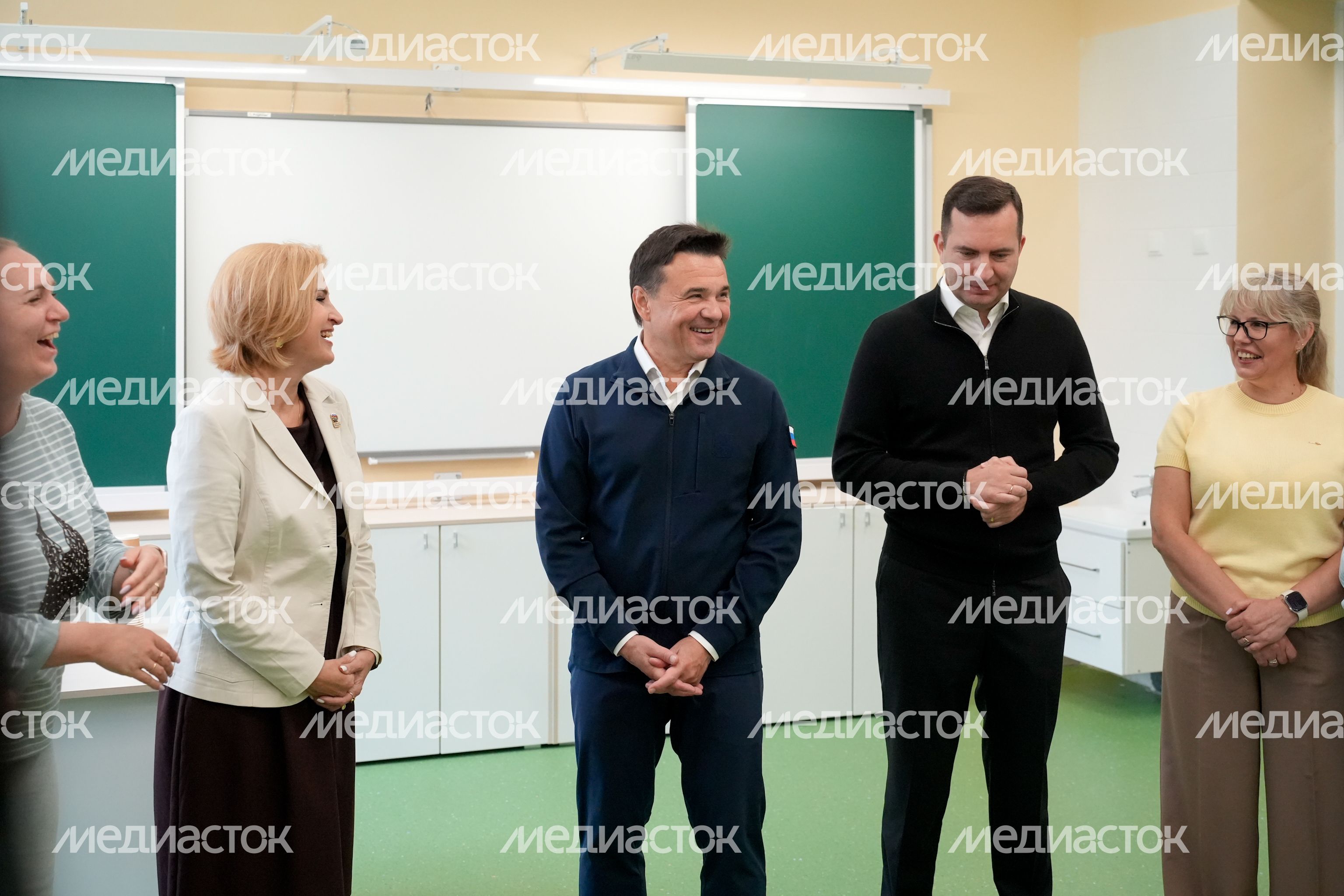 Андрей Воробьев проверил готовность новой школы в пгт Свердловский г.о. Лосино-Петровский Андрей Воробьев проверил готовность новой школы в пгт Свердловский г.о. Лосино-Петровский