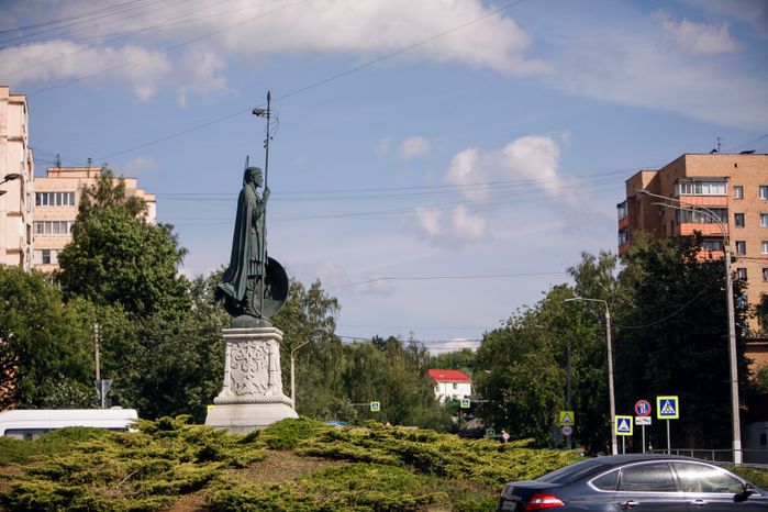 Дмитров. Памятник Дмитрию Солунскому