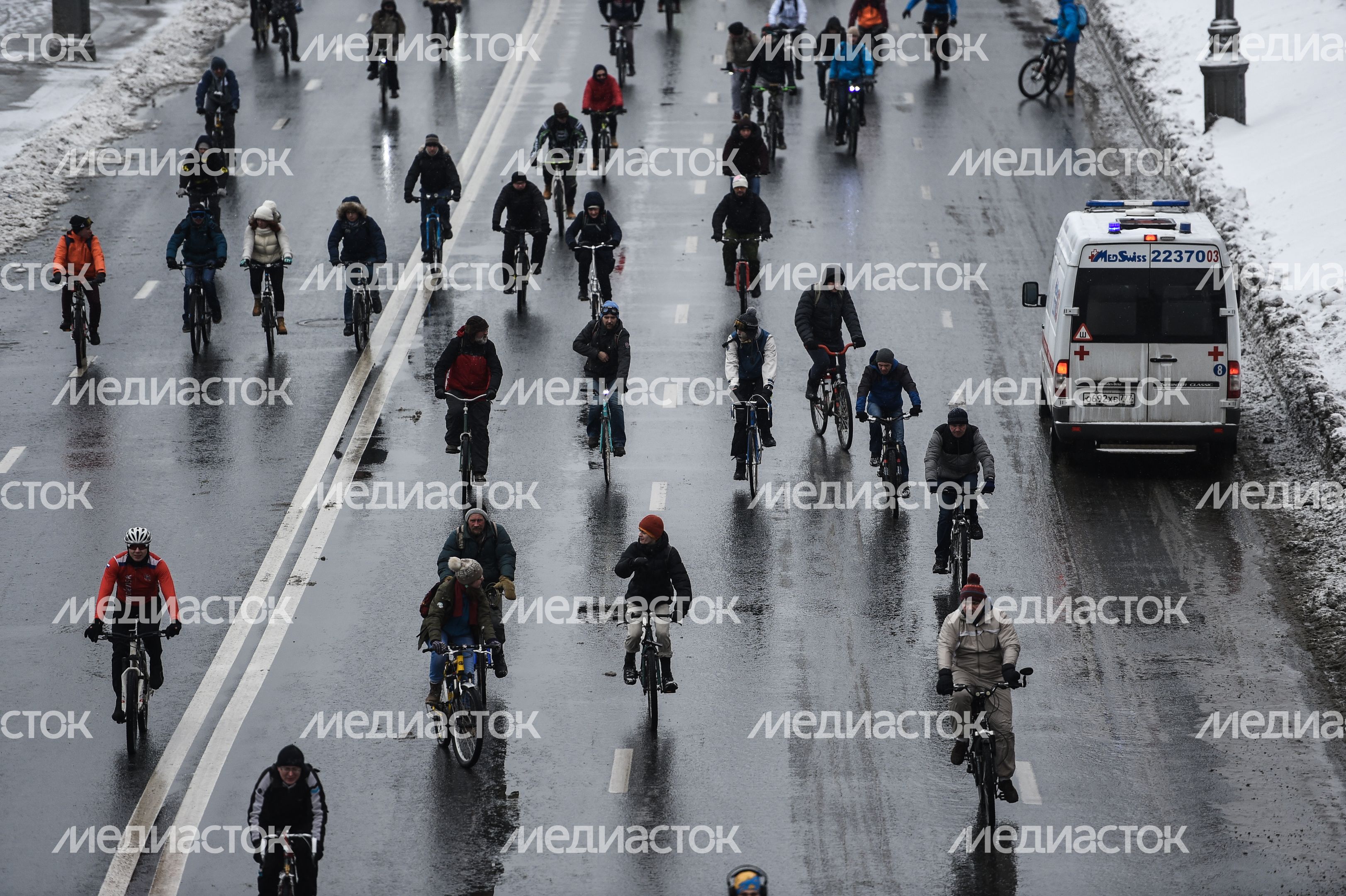 В Москве состоялся 4-й Зимний Велопарад