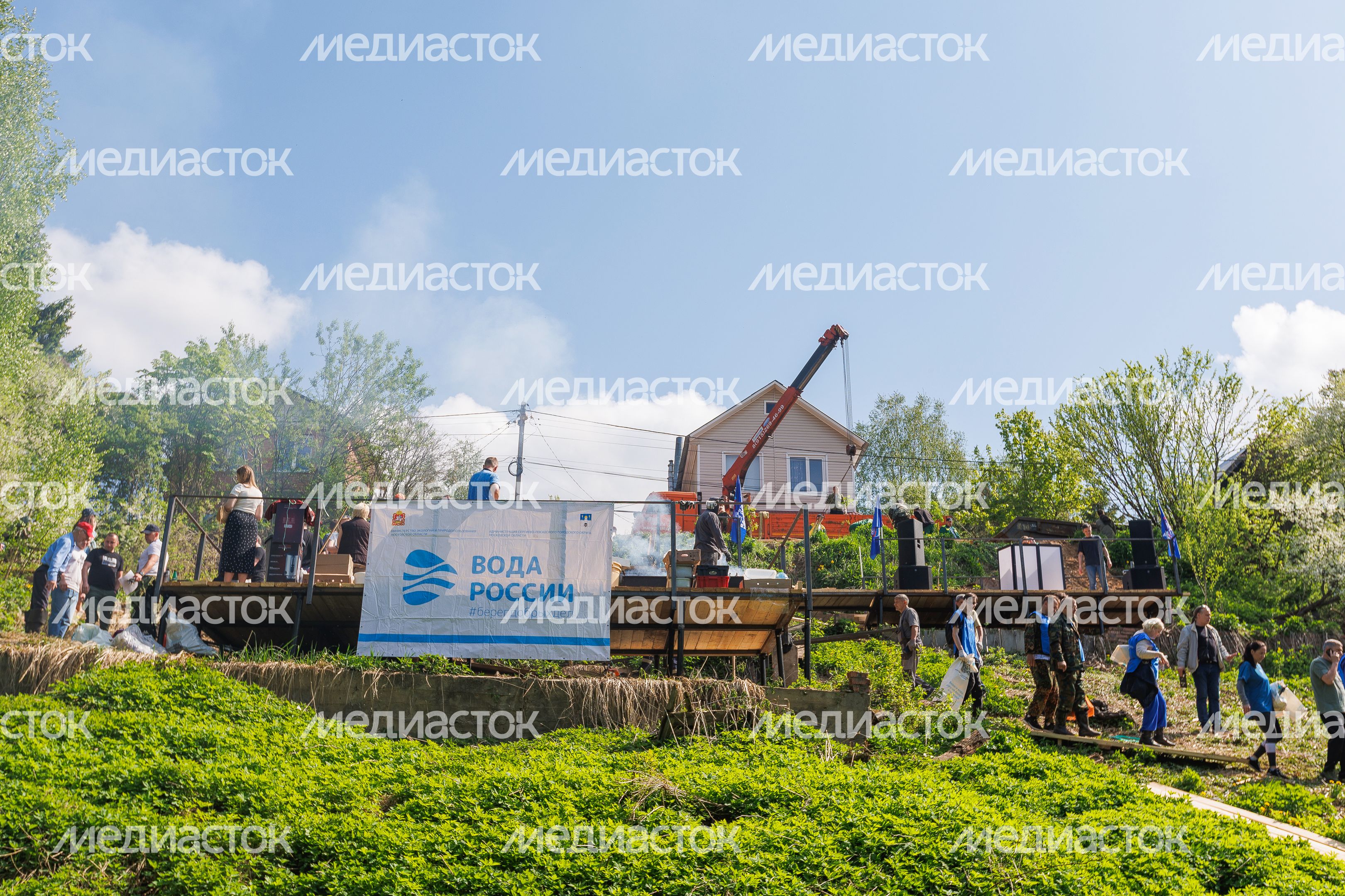 Волонтеры очистили овраг и русло реки Кочуры в Сергиево-Посадском округе от мусора