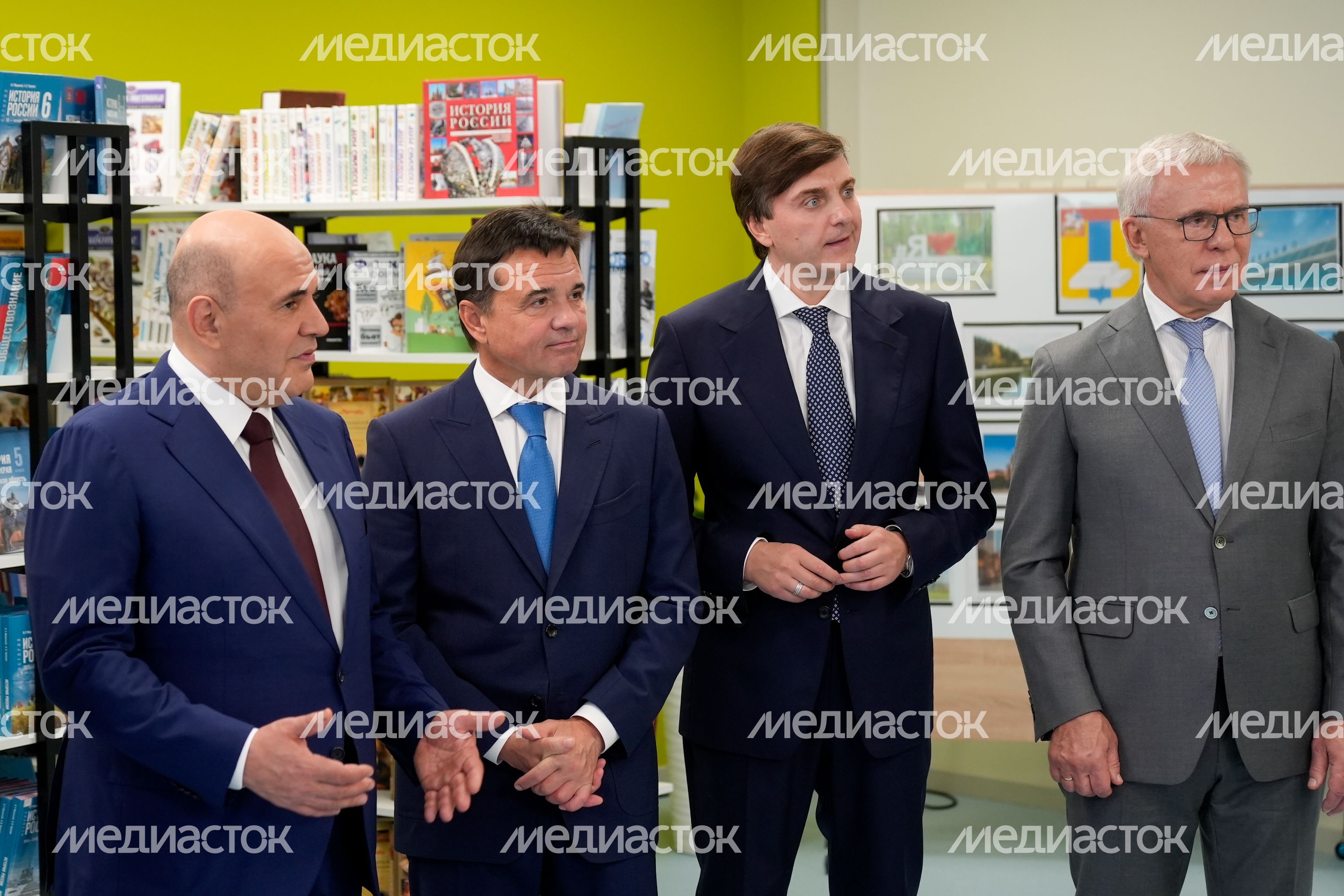 Михаил Мишустин, Андрей Воробьев и Сергей Кравцов поздравили с Днем знаний учеников и педагогов "Орбиты" Михаил Мишустин, Андрей Воробьев и Сергей Кравцов поздравили с Днем знаний учеников и педагогов "Орбиты"