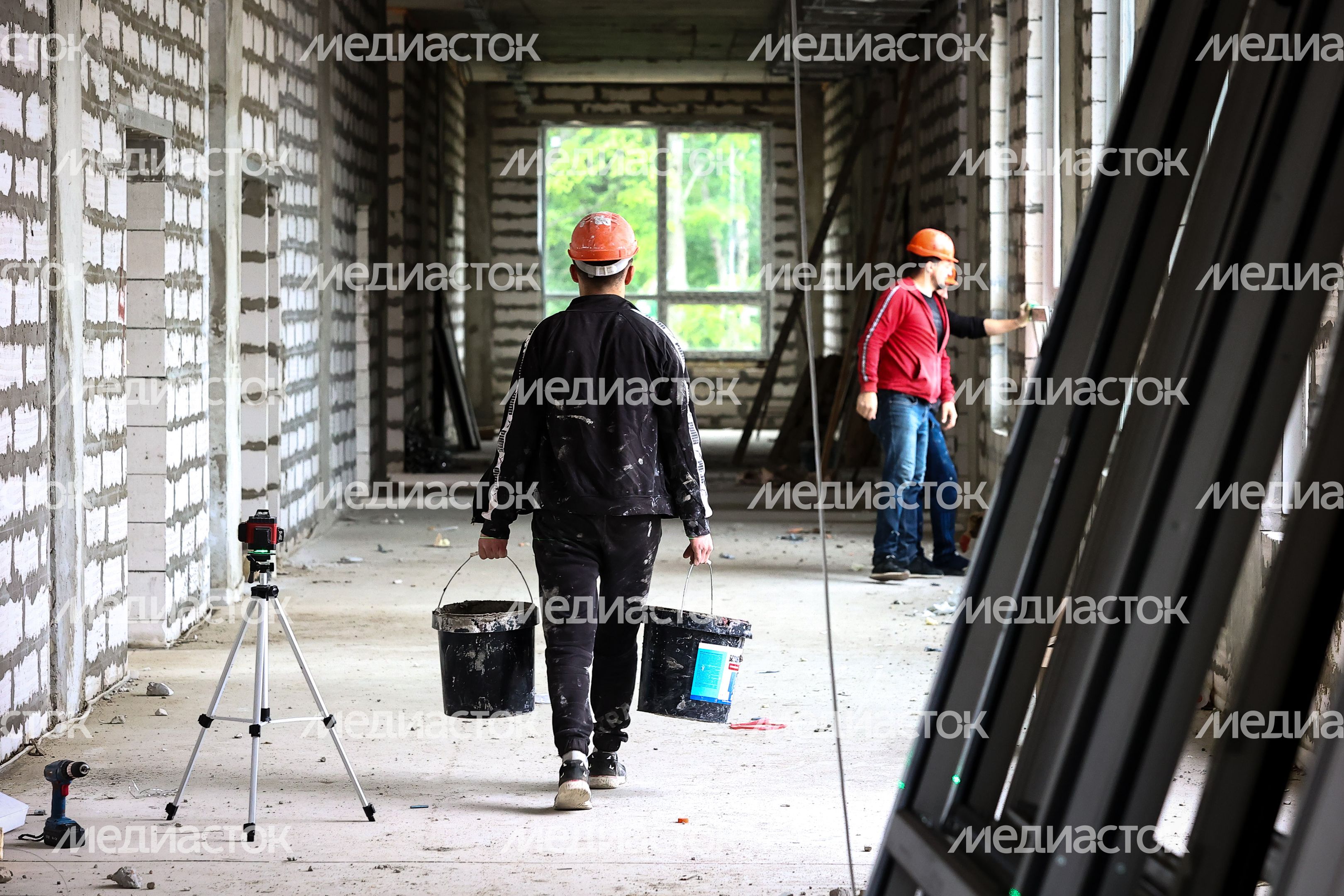 Проверка хода строительства школы в мкр  Юго-Западный в Ступине Губернатором Подмосковья