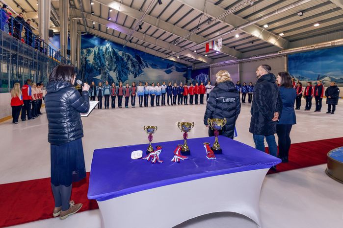 Всероссийские соревнования по керлингу среди женских команд в Дмитрове