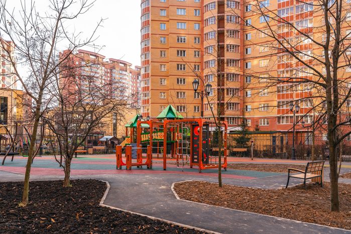 Благоустройство детской площадки в поселке ВНИИССОК на улице Дениса Давыдова Одинцовского округа