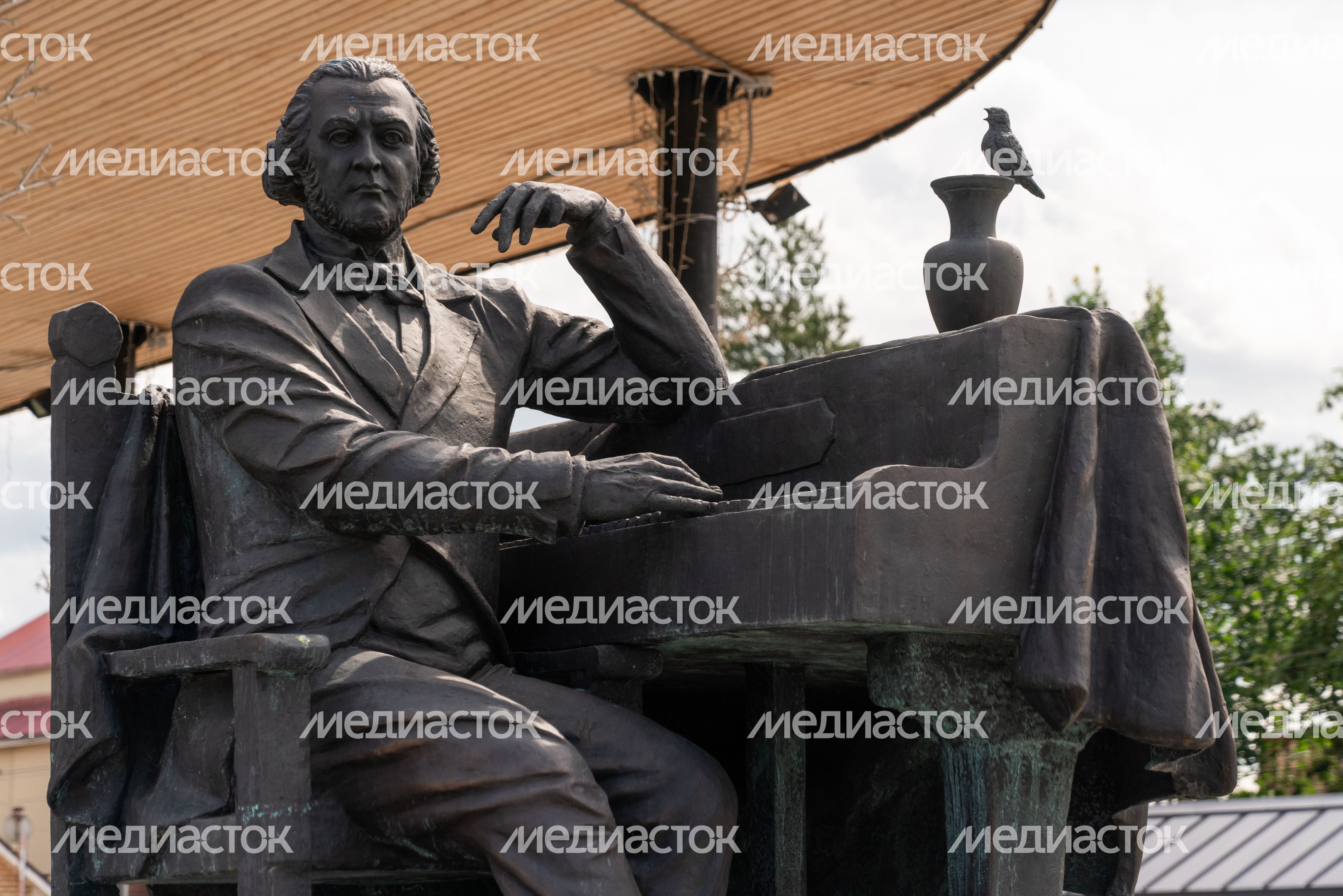 Центральная площадь в рабочем поселке Шаховская Центральная площадь в рабочем поселке Шаховская