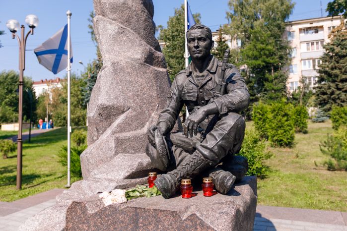 Дзержинский. Памятник ветеранам локальных войн
