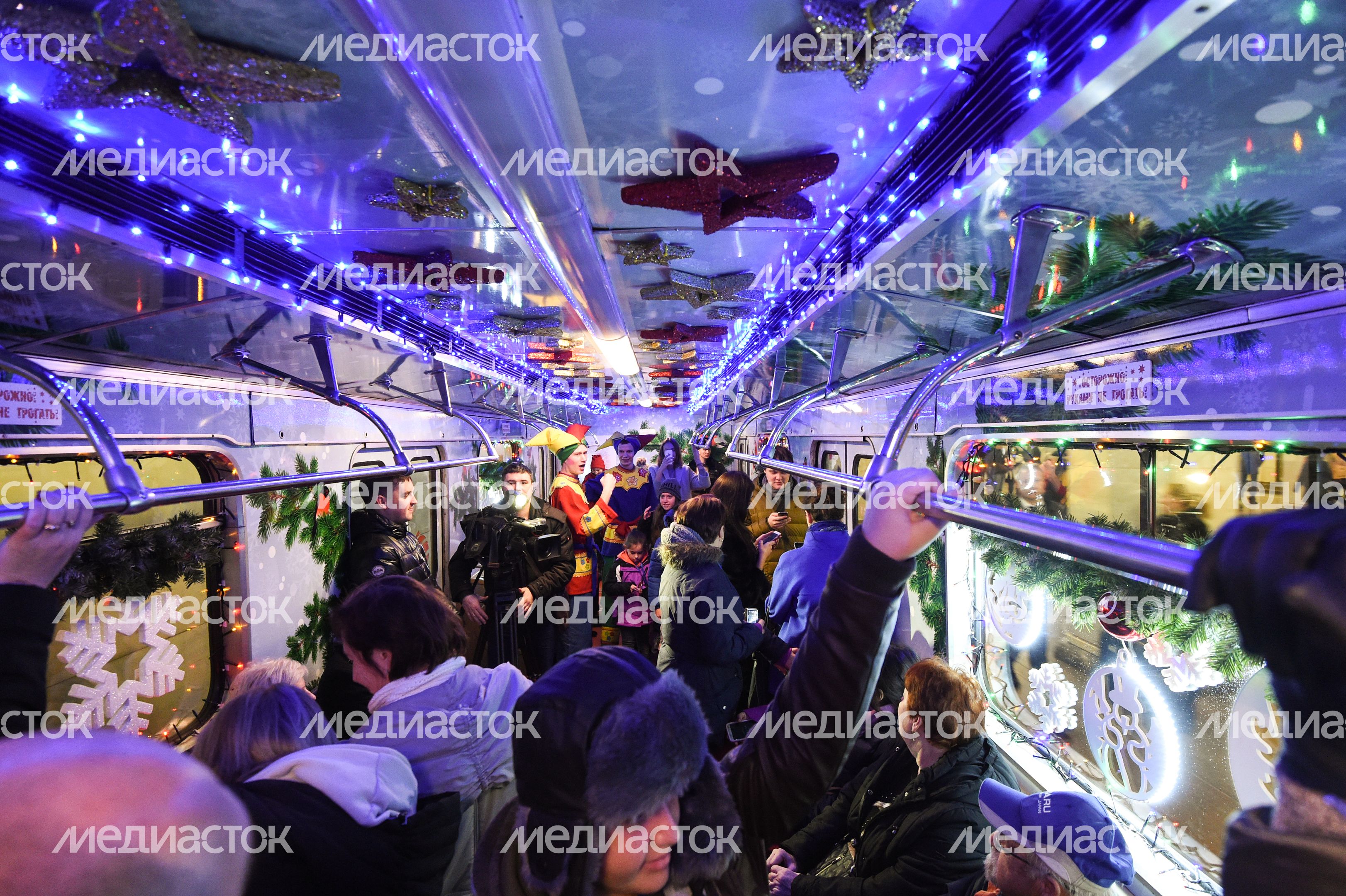 Запуск Новогоднего поезда в метро Москвы Запуск Новогоднего поезда в метро Москвы