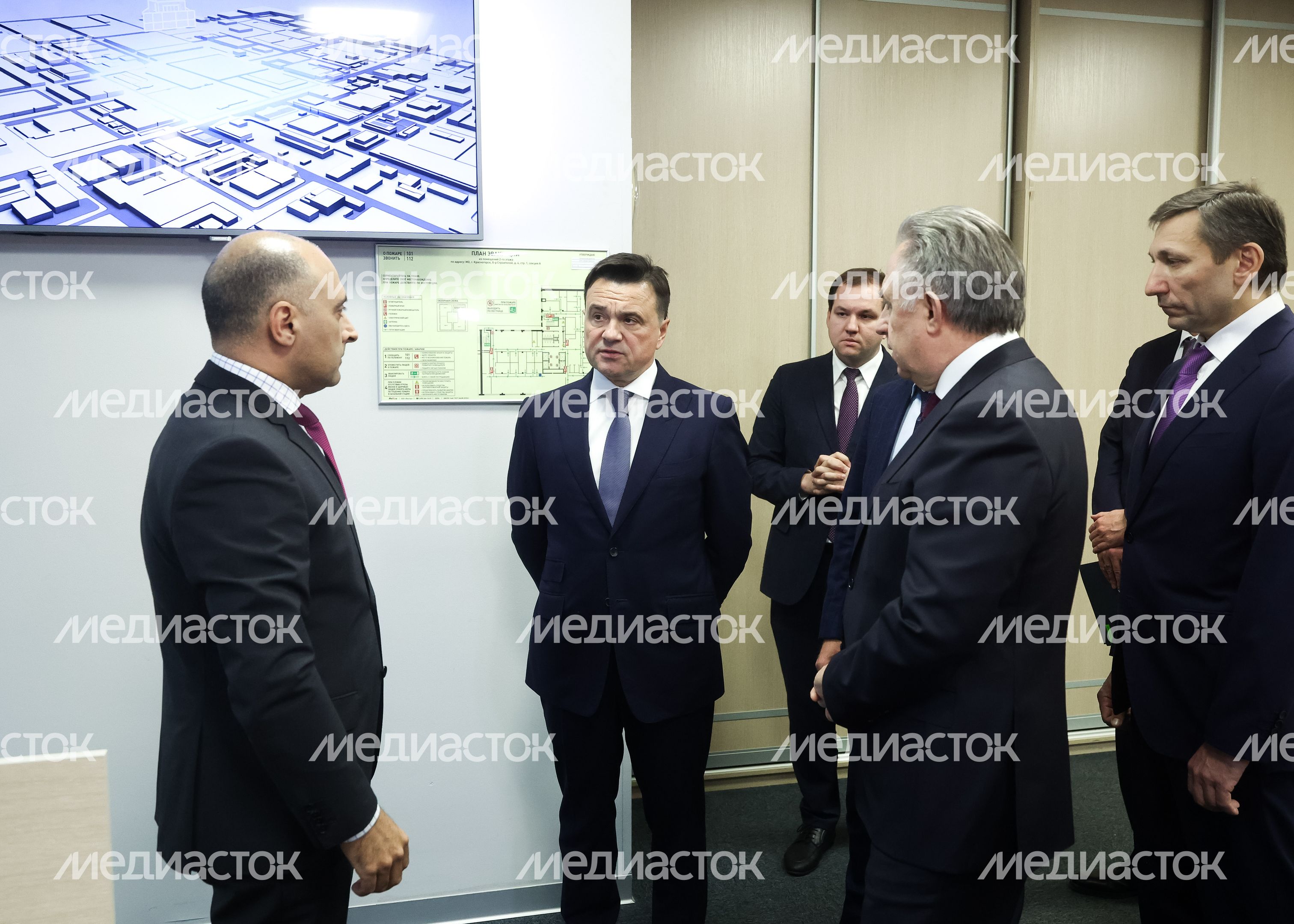 Андрей Воробьев продемонстрировал Виталию Мутко работу подмосковного ЦСС Андрей Воробьев продемонстрировал Виталию Мутко работу подмосковного ЦСС