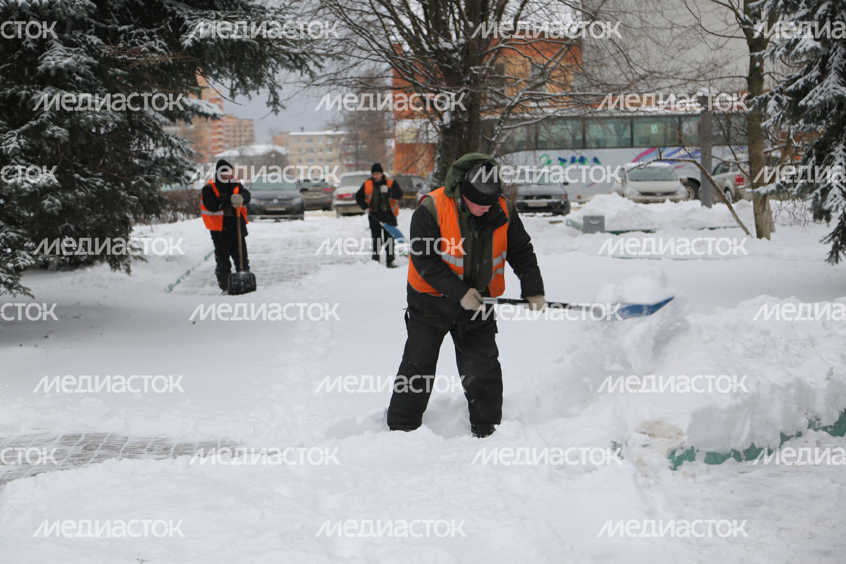 Уборка снега в Истре