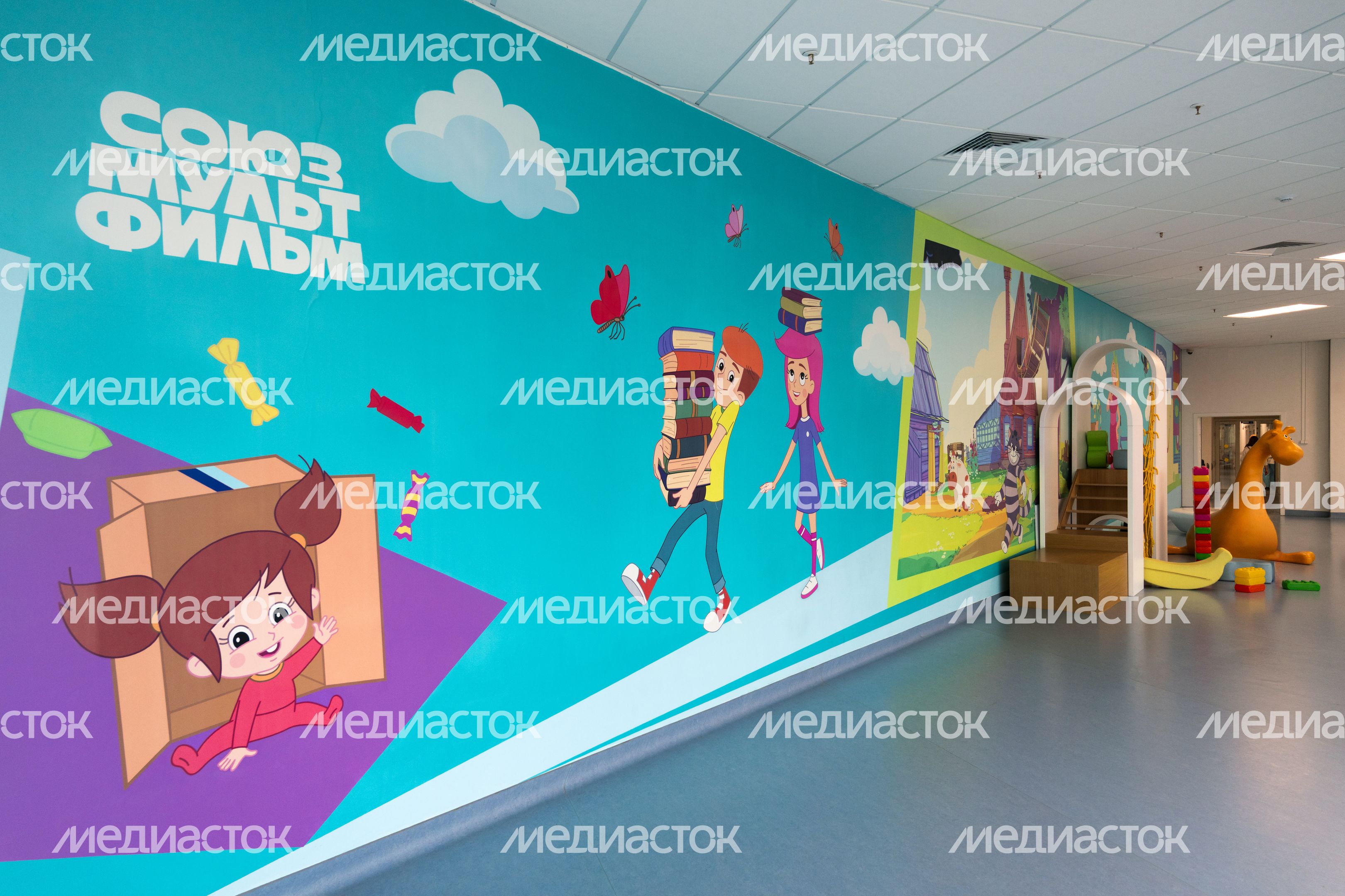 Герои «Союзмультфильма» на стенах Детского клинического центра им. Л.М. Рошаля в Красногорске Герои «Союзмультфильма» на стенах Детского клинического центра им. Л.М. Рошаля в Красногорске