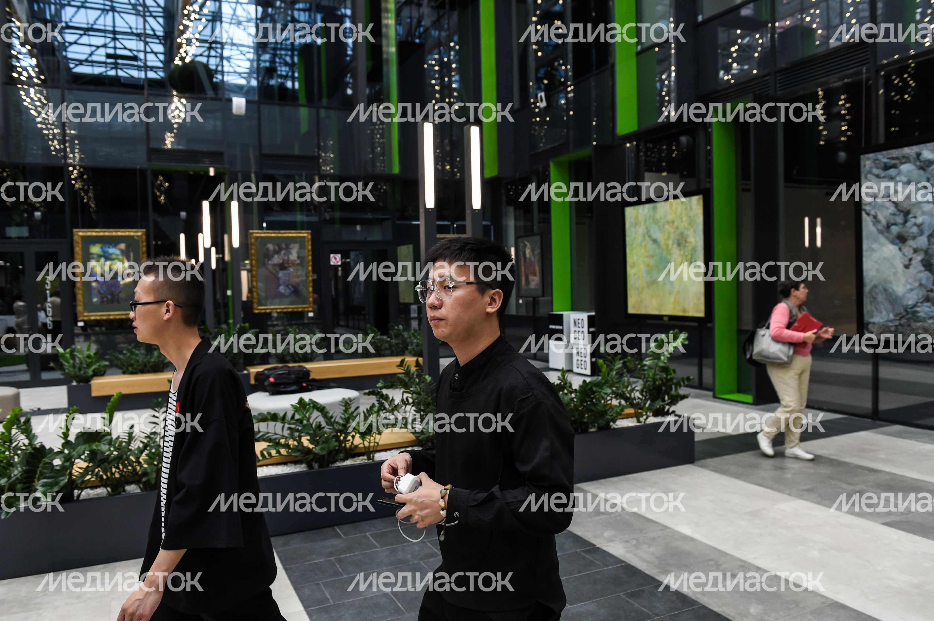 Открытие выставки современного искусства Российско-Китайские Сезоны в Москве