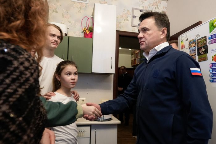 Андрей Воробьев навестил семью погибшего на СВО бойца