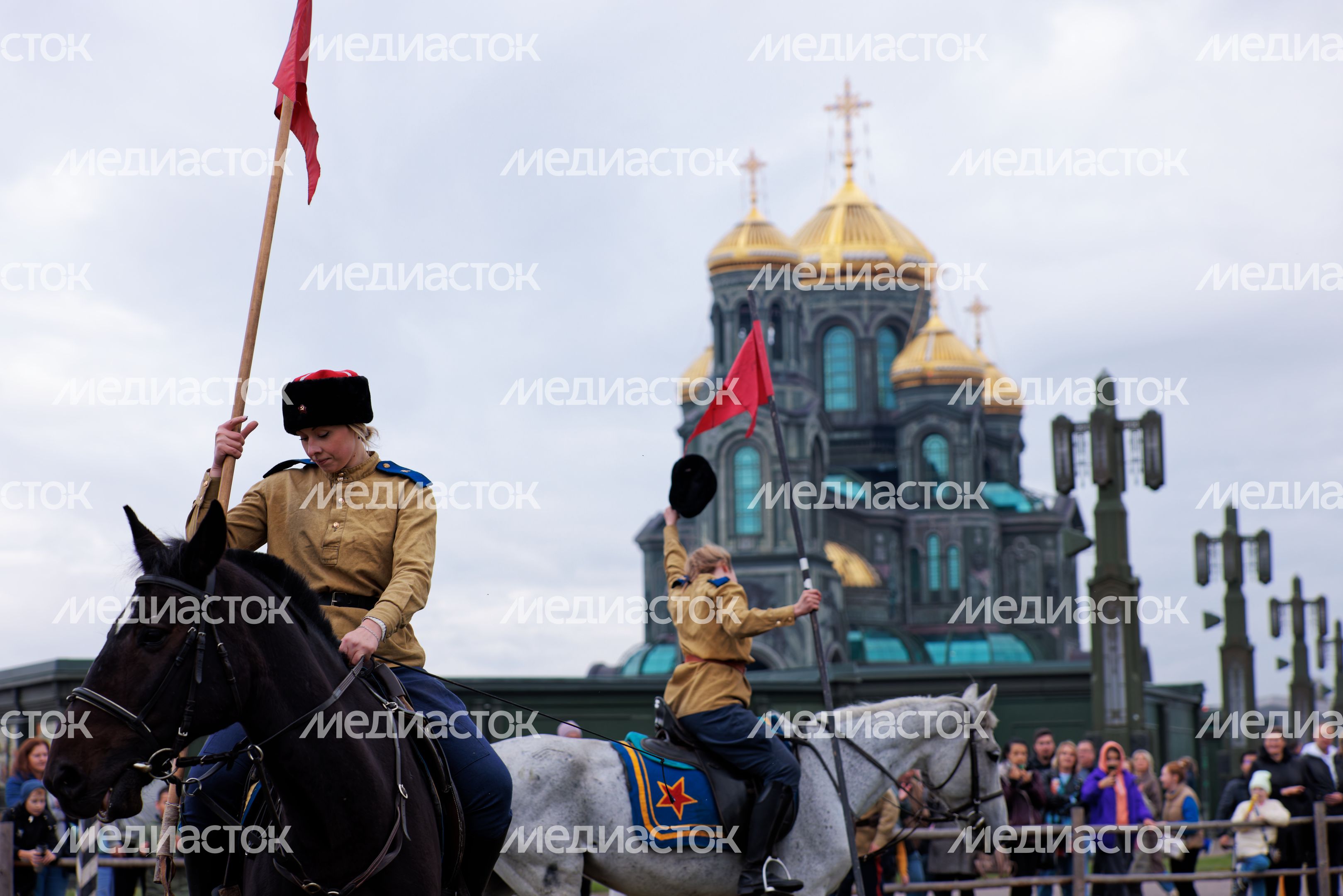 Реконструкцию Битвы за Москву провели в парке «Патриот» ко Дню Сухопутных войск России Реконструкцию Битвы за Москву провели в парке «Патриот» ко Дню Сухопутных войск России