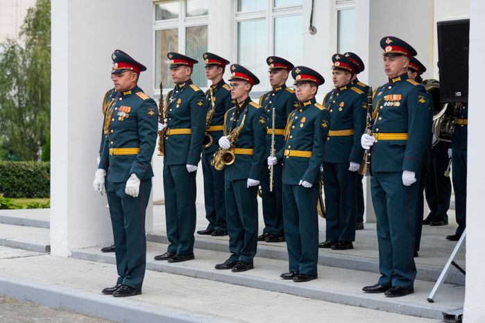 Мемориальную доску Героя РФ Артема Щукина открыли в подольской школе №30