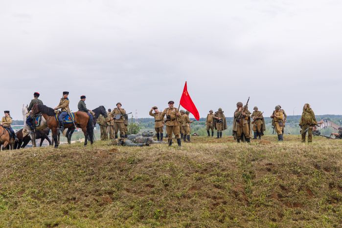 Эпизод Курской битвы под Прохоровкой на военно-исторической реконструкции в Центральном парке «Патриот»