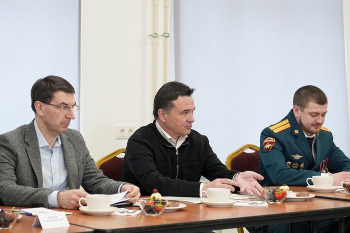 Андрей Воробьев и Игорь Щёголев встретились с финалистами программы "Герои Подмосковья"
