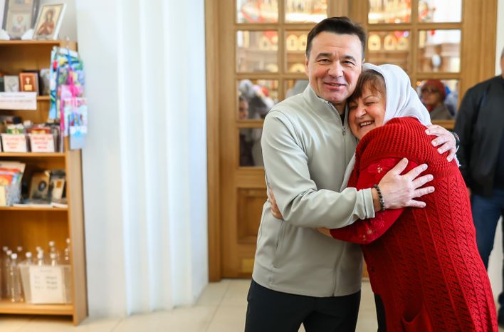 Андрей Воробьев поздравил со Светлой Пасхой прихожан храма Рождества Иоанна Предтечи