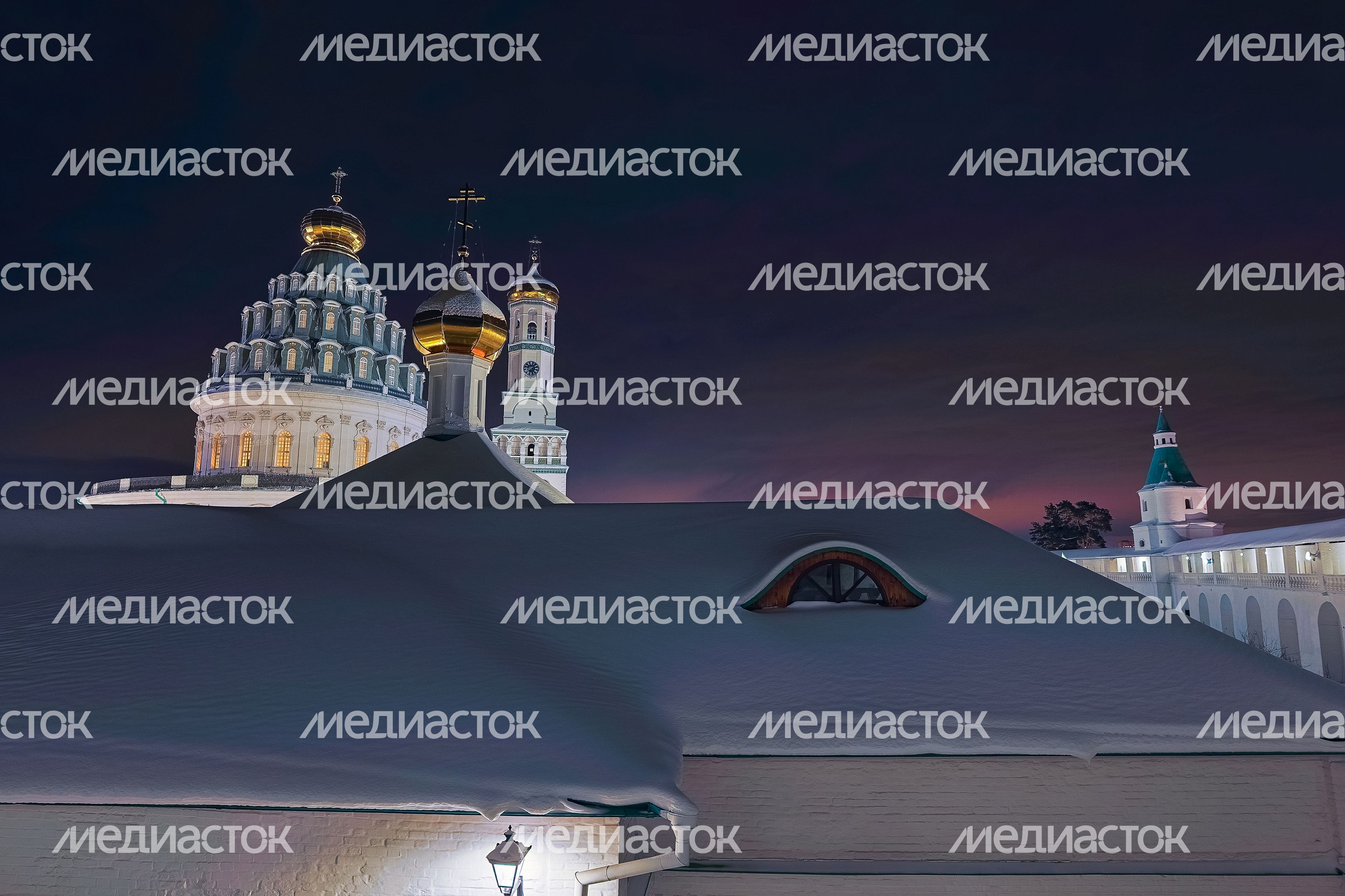 Воскресенский Ново-Иерусалимский ставропигиальный мужской монастырь в Истре. Зима Воскресенский Ново-Иерусалимский ставропигиальный мужской монастырь в Истре. Зима