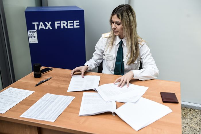 Система tax free для возврата НДС иностранцам начинает работу в России в тестовом режиме