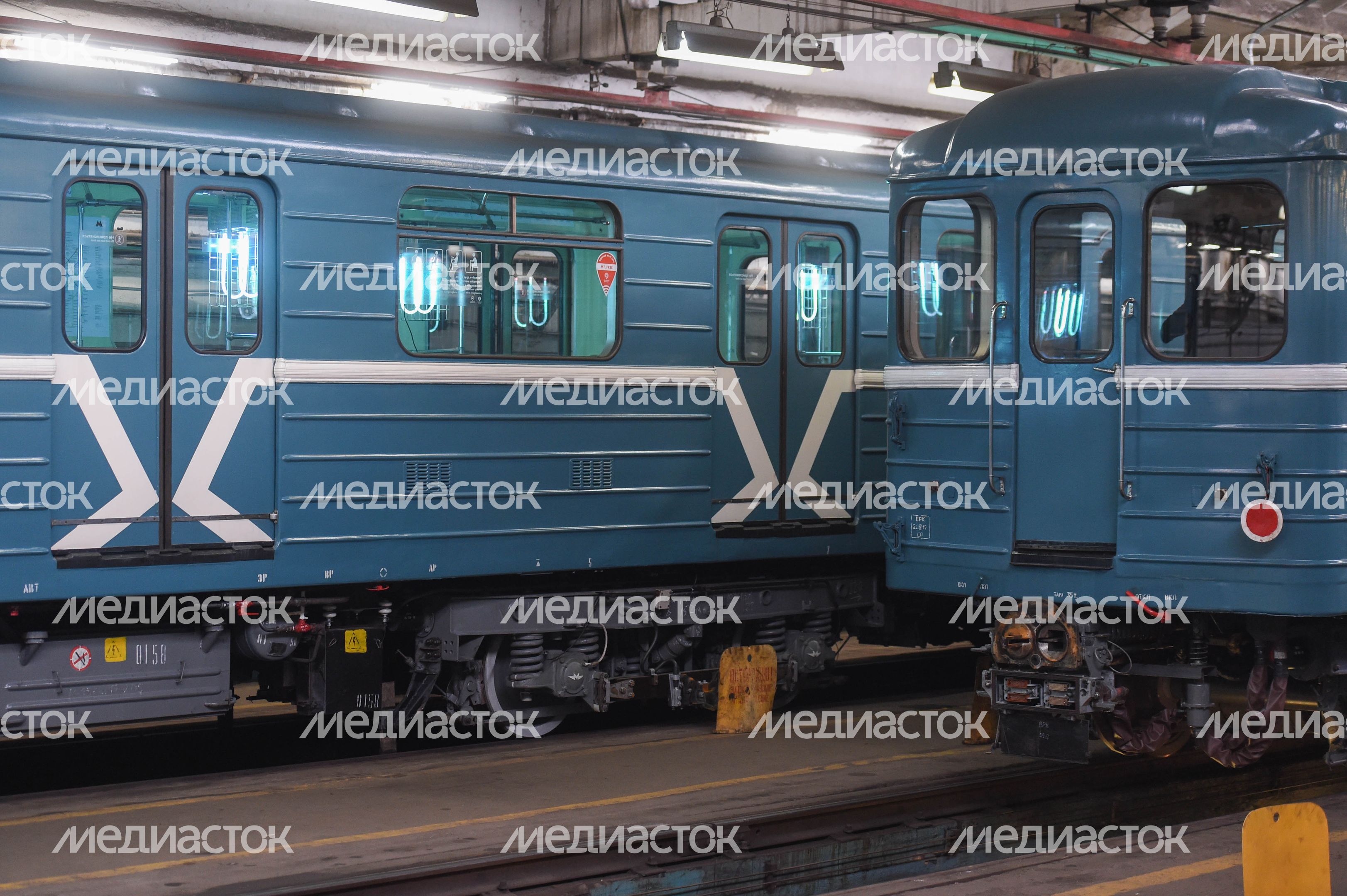 Кварцевание и мытье вагонов метро