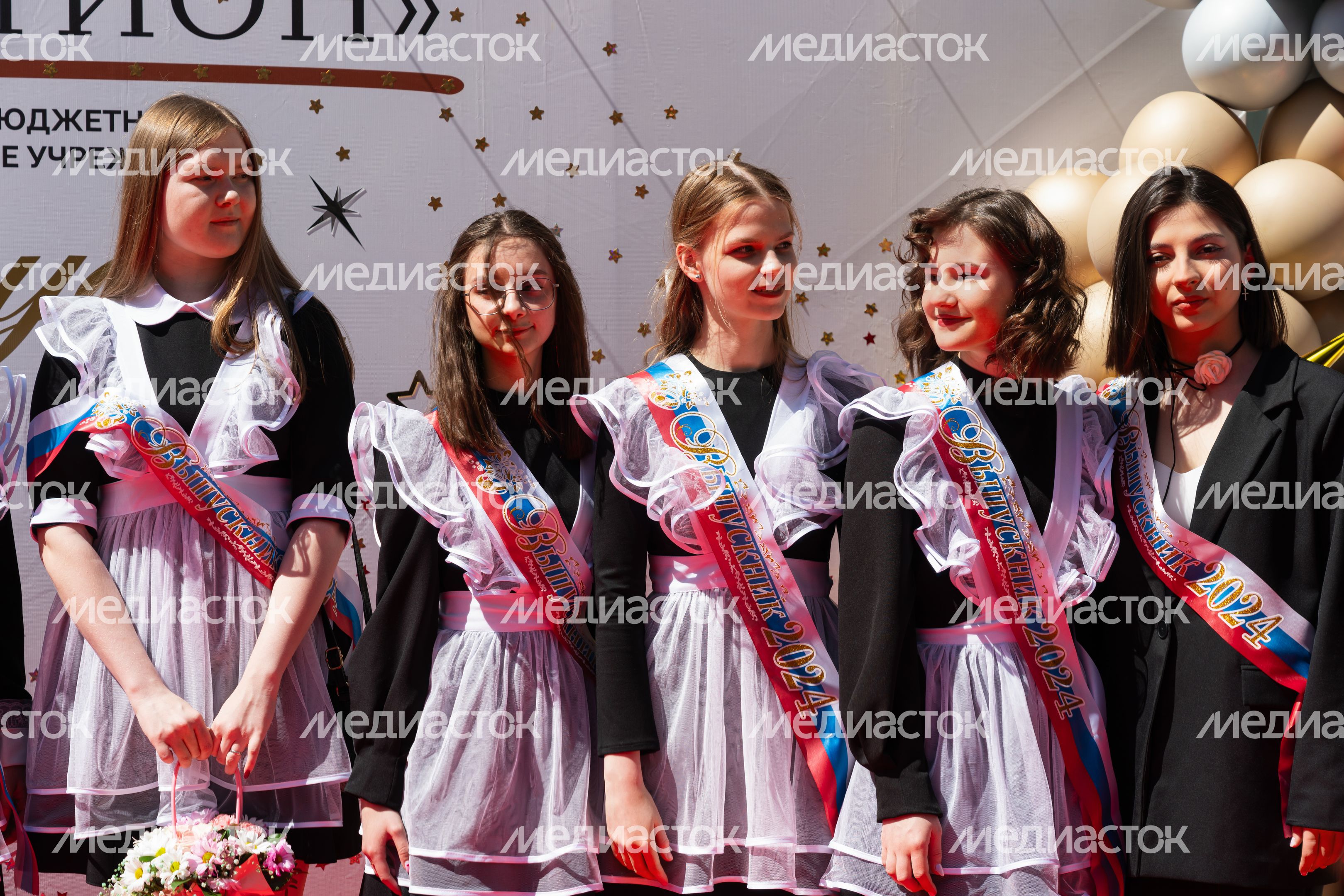 Последний звонок в Образовательном центре «Багратион» в ЖК «Гусарская баллада» Последний звонок в Образовательном центре «Багратион» в ЖК «Гусарская баллада»