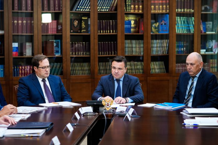 Андрей Воробьев обсудил на оперативном совещании подготовку к отопительному сезону и ограничения на работу мигрантов