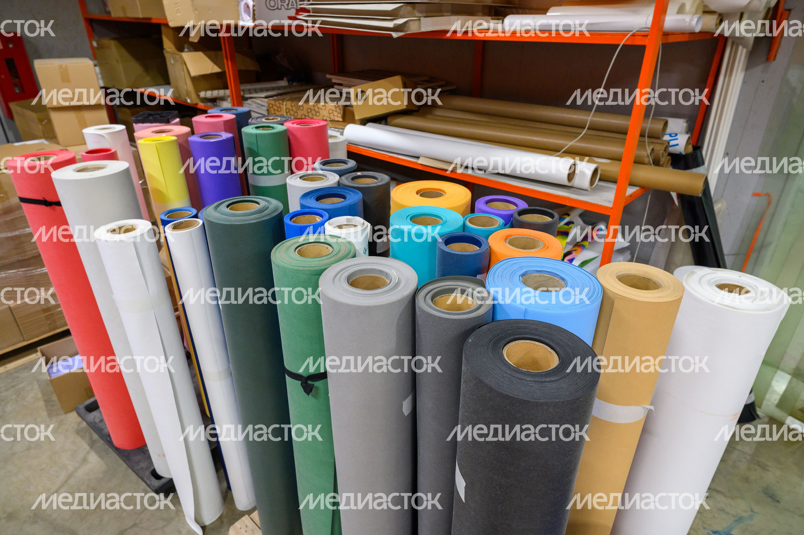 Производство продукции из экокожи на заводе ГК «ПЛАСТИК ОН ЛАЙН» в Красноармейске Производство продукции из экокожи на заводе ГК «ПЛАСТИК ОН ЛАЙН» в Красноармейске