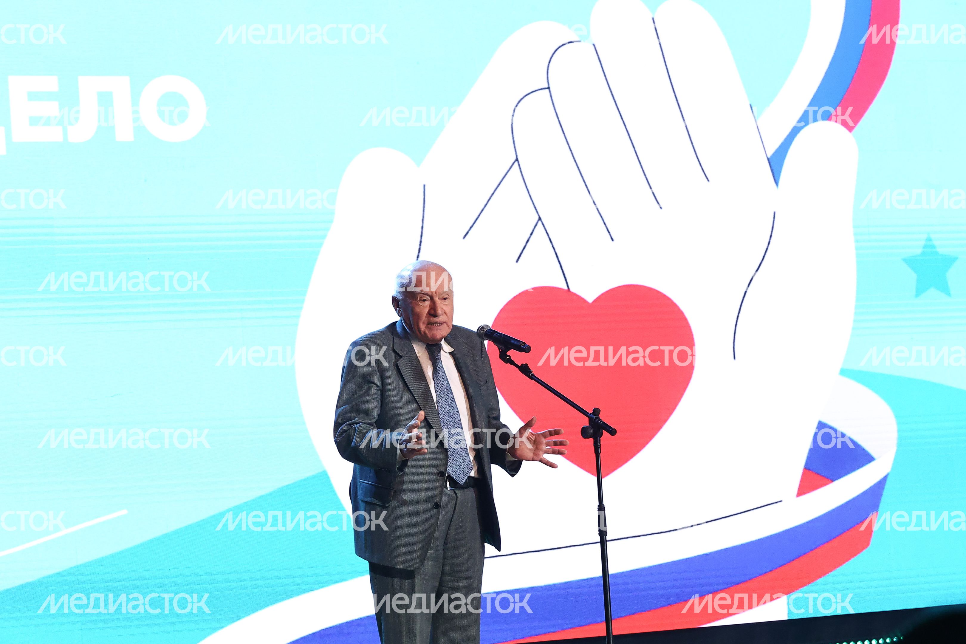 Награждение Губернатором лауреатов губернаторской премии «Мы рядом. Доброе дело»