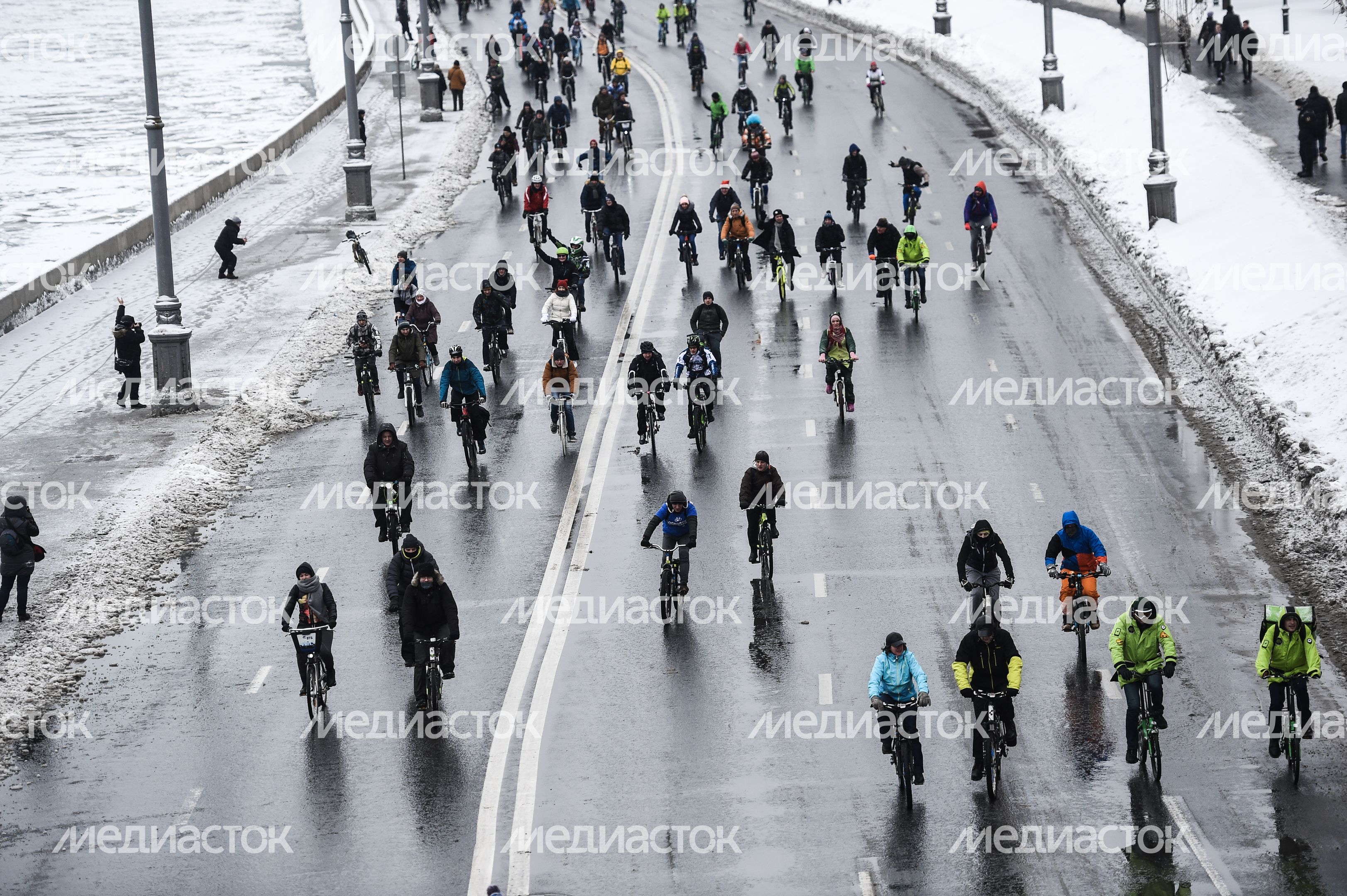 В Москве состоялся 4-й Зимний Велопарад