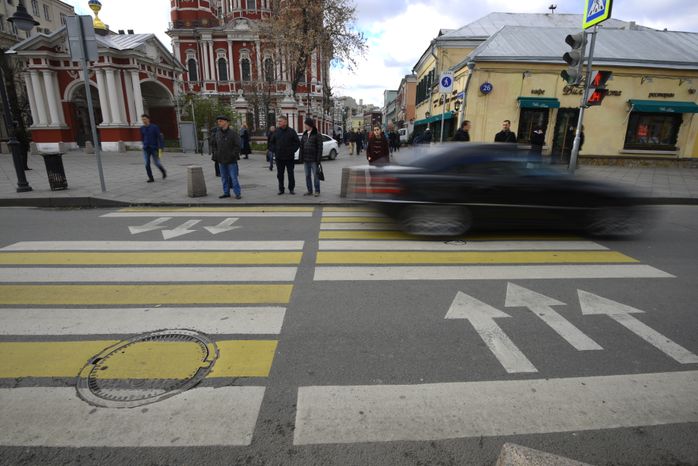 Двойной пешеходный переход на Пятницкой улице в Москве