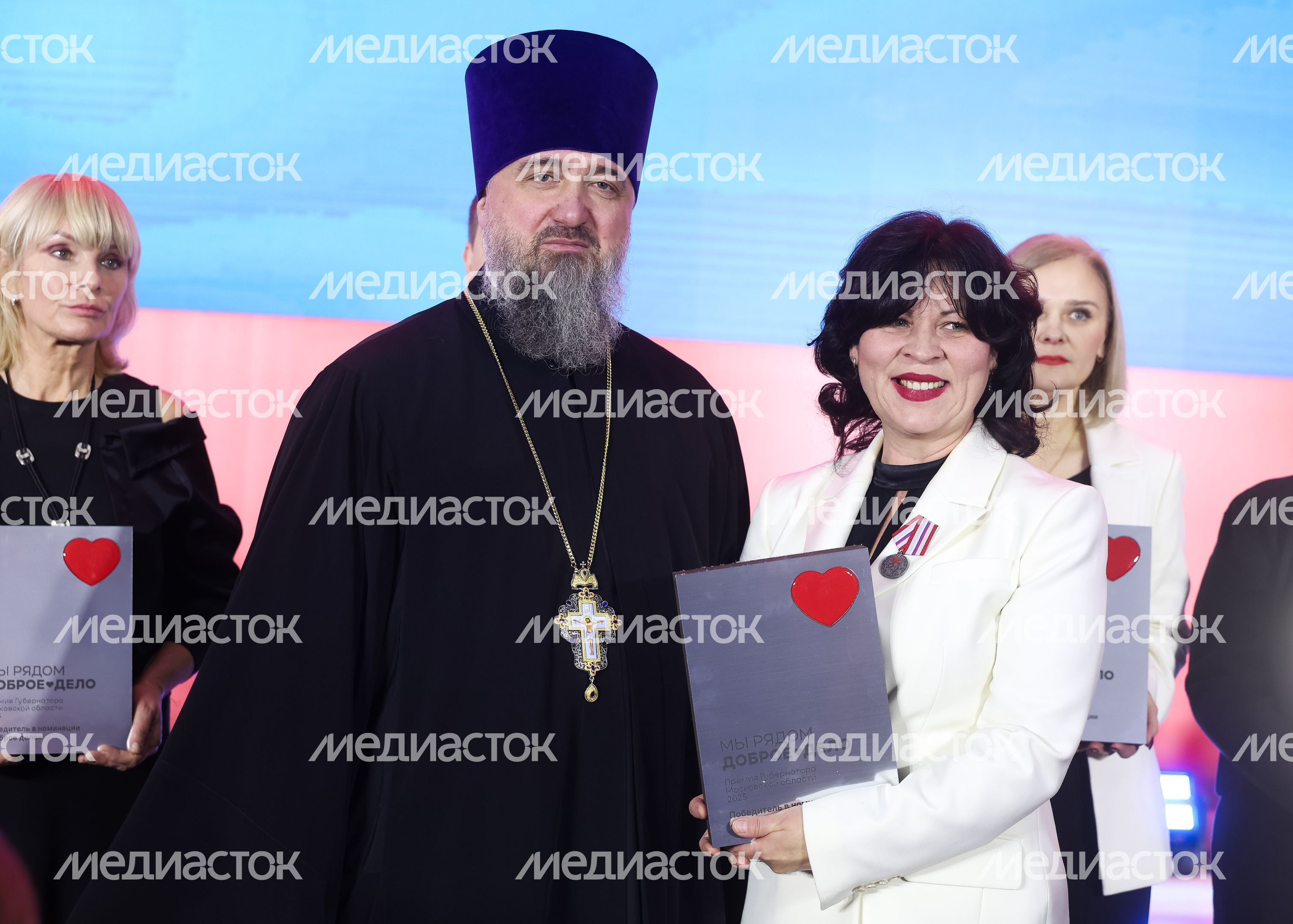 Награждение победителей XIII губернаторской премии "Мы рядом. Доброе дело" Награждение победителей XIII губернаторской премии "Мы рядом. Доброе дело"