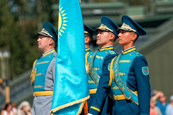 Военный оркестр силовых ведомств Казахстана на военно-музыкальном фестивале «Спасская башня» у Главного храма ВС РФ