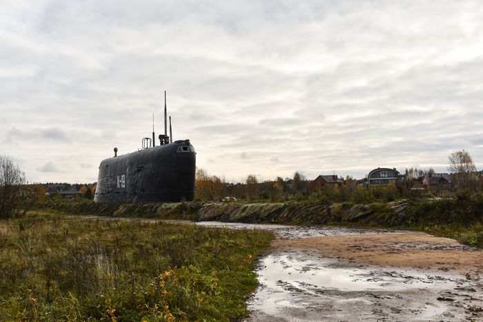 Памятник подводной лодке К-19 и виды села Никульское