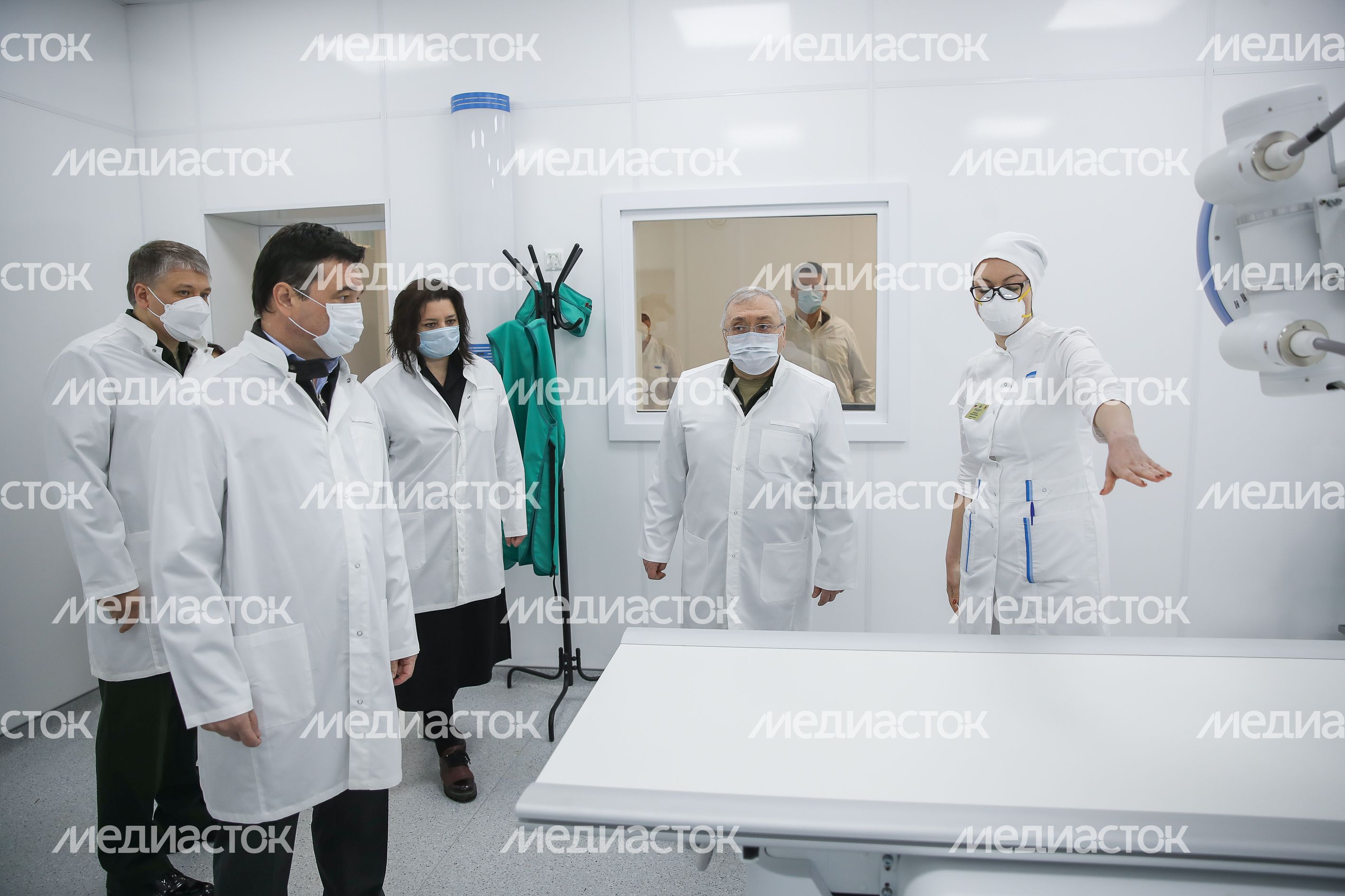Проверка Андреем Воробьевым готовности к открытию многофункционального военного медицинского центра в Одинцове