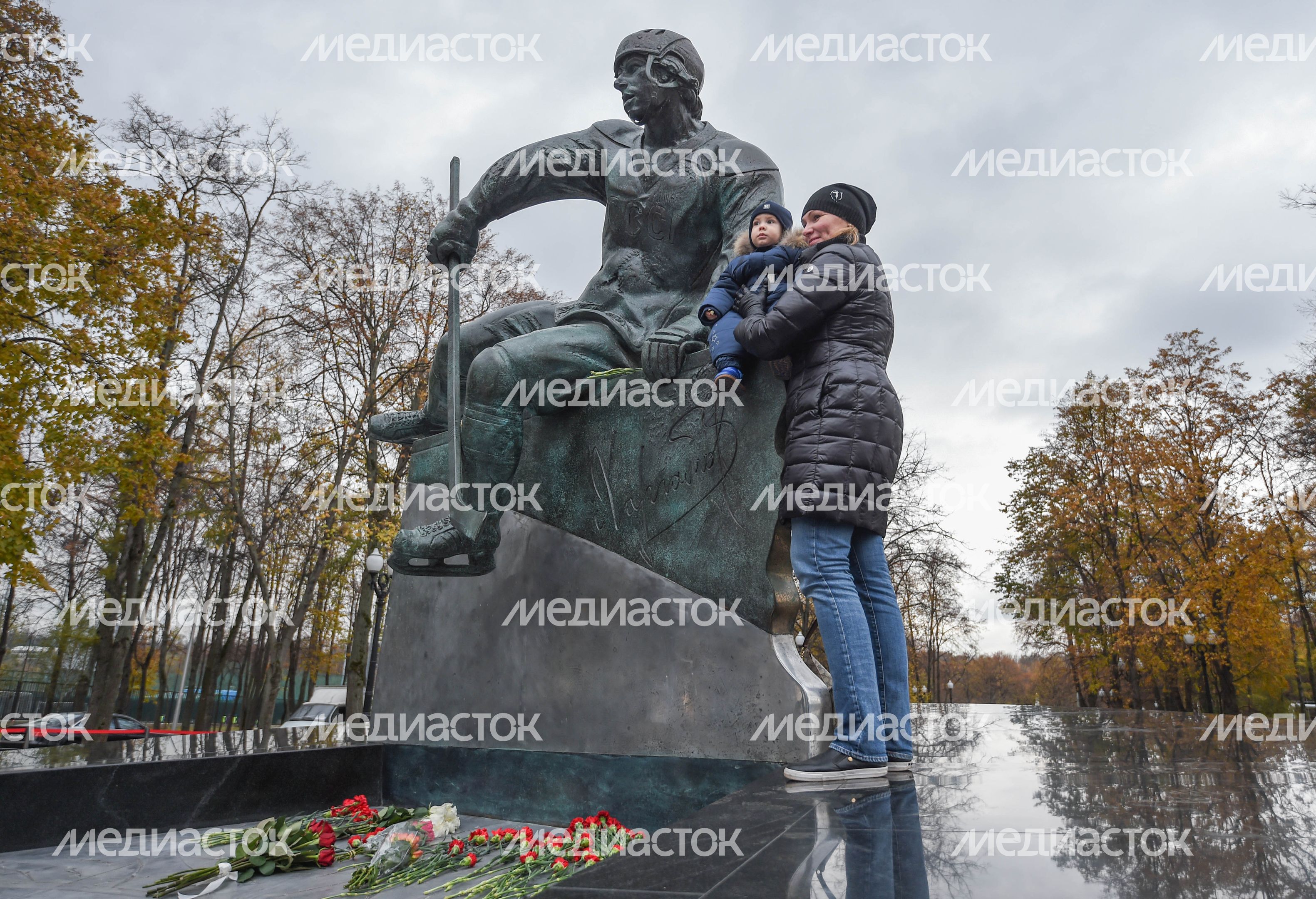 Открытие памятника легенде хоккея Валерию Харламову в «Лужниках»
