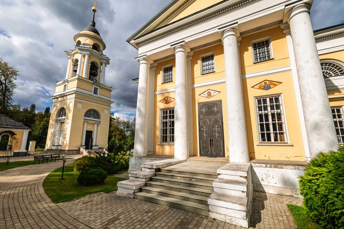 Храм Николая Чудотворца в поселке Николо-Прозорово округа Мытищи
